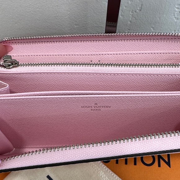 Louis Vuitton Pink Escale patterned zippy full inclusion - Picture 7 of 9
